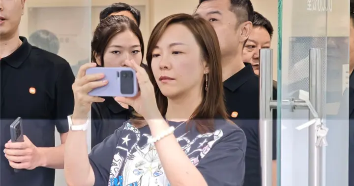 高层自曝？小米16系列外观揭晓，和小米11 Ultra没什么差别