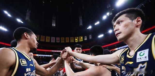 2024年10月30日，CBA联赛第八轮迎来三场焦点之战。今晚的赛事堪称是**莫