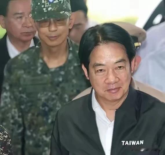 解放军军演，湾湾说一切在掌控之中，然而真实情况是岛内很慌张，看看赖清德当天的脸色