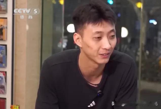 央视排球专项记者安浩鸣专访隋翔宇--打好每一分 每一球 每一局 
隋翔宇：信心，