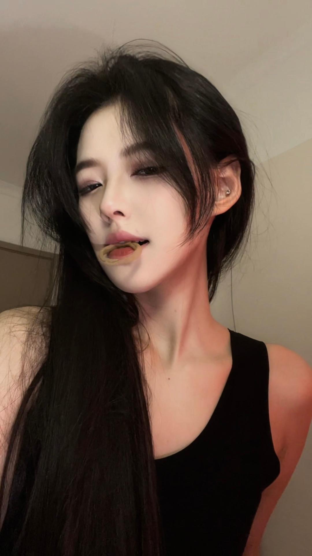 宝宝你每个月都要流血 我好心疼 我想抚摸你的伤口可以吗