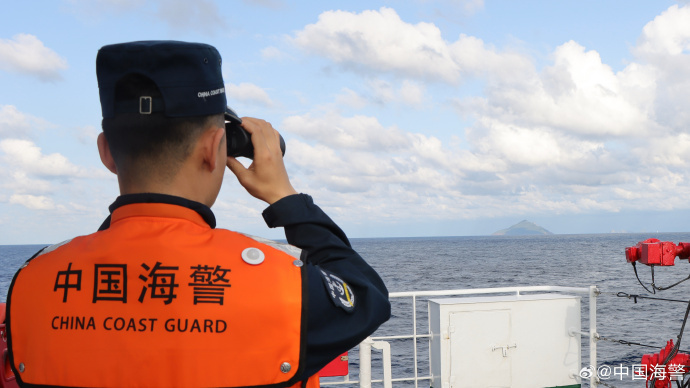 #中国海警舰艇编队巡航钓鱼岛领海#【中国海警舰艇编队2月10日在我钓鱼岛领海巡航