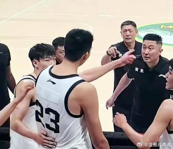 广东男篮从团结杯打成散伙杯 现在一听见“团结杯”三个字，心里不由得一颤。去年团结