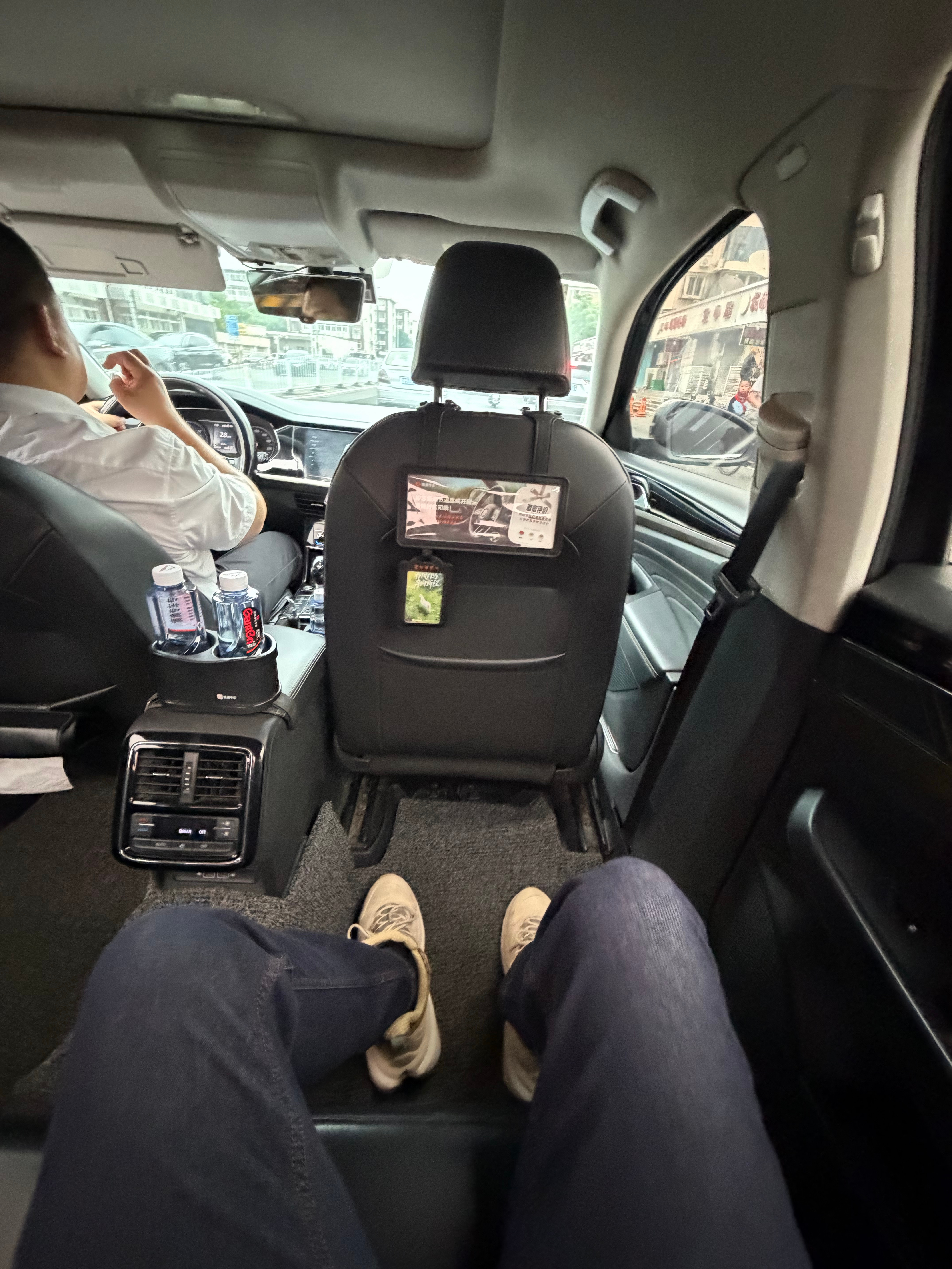 早上蹭了一批景田，滴滴专车，刷到V7 可以拿高卡！