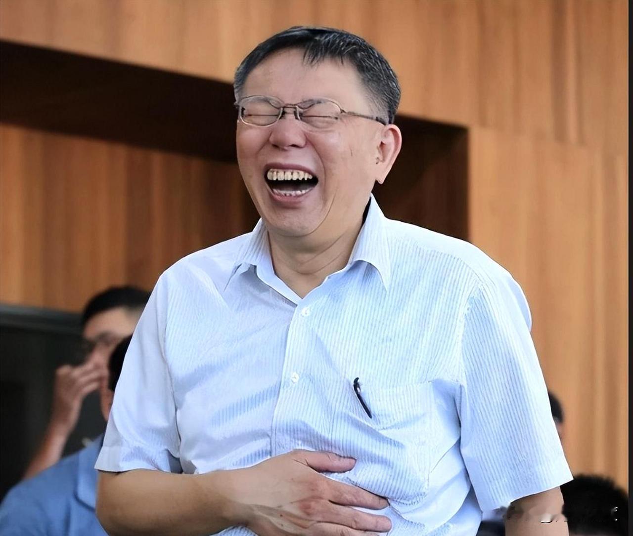 柯文哲突抛绿白合政局就不会乱话题，网络民调太惊人！万人齐骂：狼狈为奸！

柯文哲