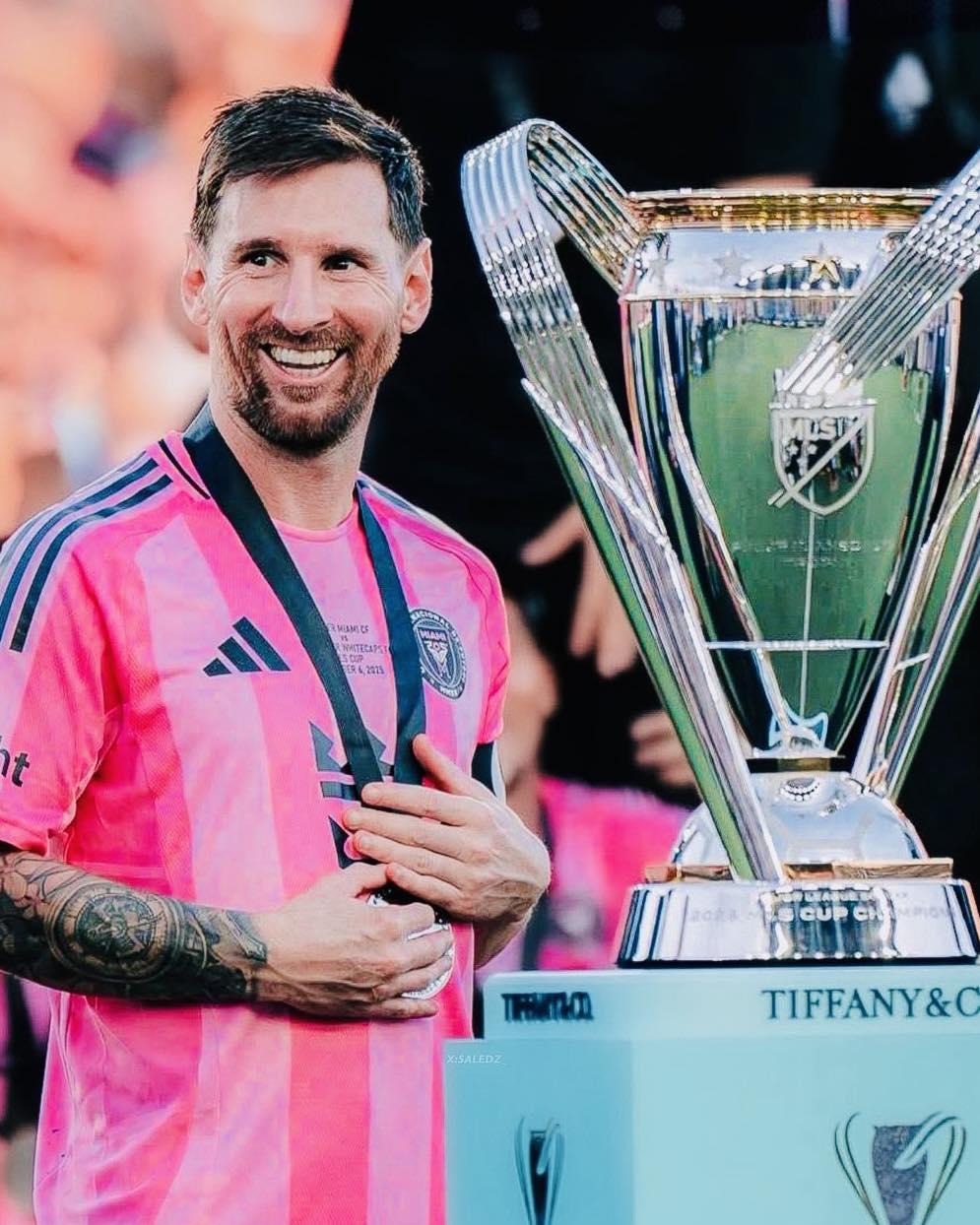 🇺🇸🤯 梅西在迈阿密国际享受的超乎想象的福利：
🔸 球员年薪 2040 