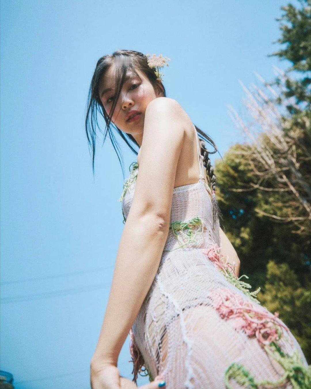 Jennie25岁写真集Jennie - J2NNI5 25岁个人摄影展 ，真的