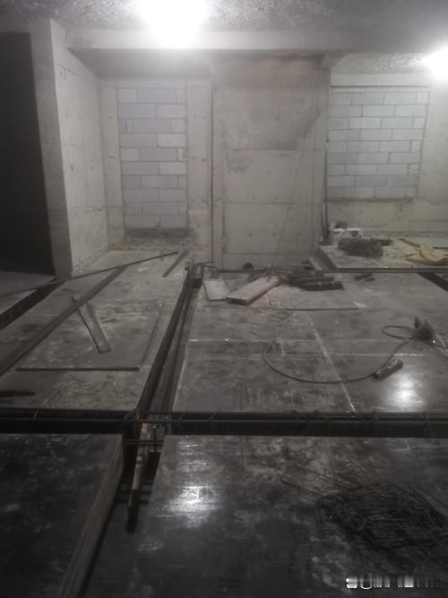 在城市的喧嚣中，或许我们都曾梦想过拥有一片属于自己的“天地”。然而，有些“梦想”