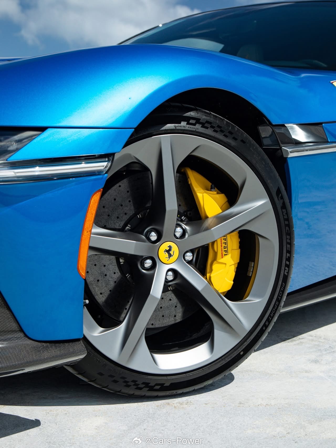 💙💙💙蓝色12缸汽车Ferrari 12Cilindri💙💙💙 