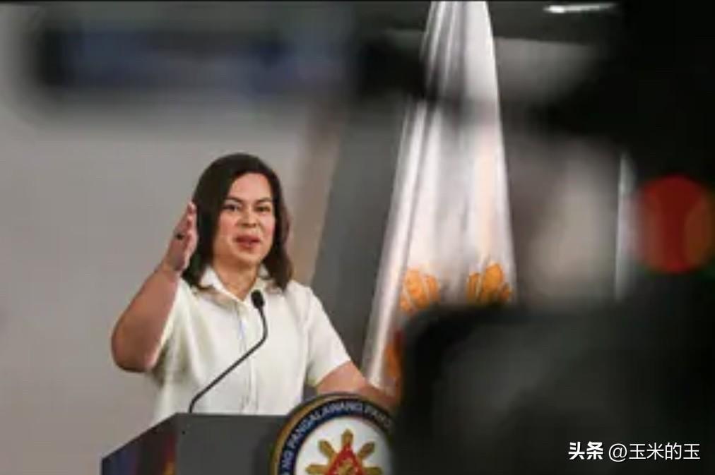 菲律宾副总统莎拉·杜特尔特表示，她已要求菲众议院等待其回应，并表明将于周一前决定