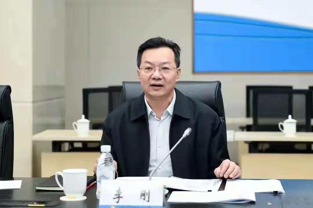 李刚受贿1.02亿余元一路升，一路贪，最后进入组织内部，专查别人腐败的，结果自己