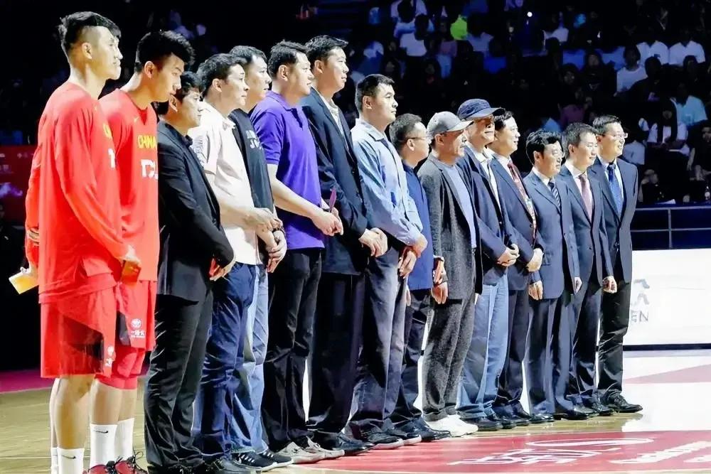 就算是天王老子来了，中国男篮历史最佳阵容也得是以下这五位球员：

中锋：姚明
大