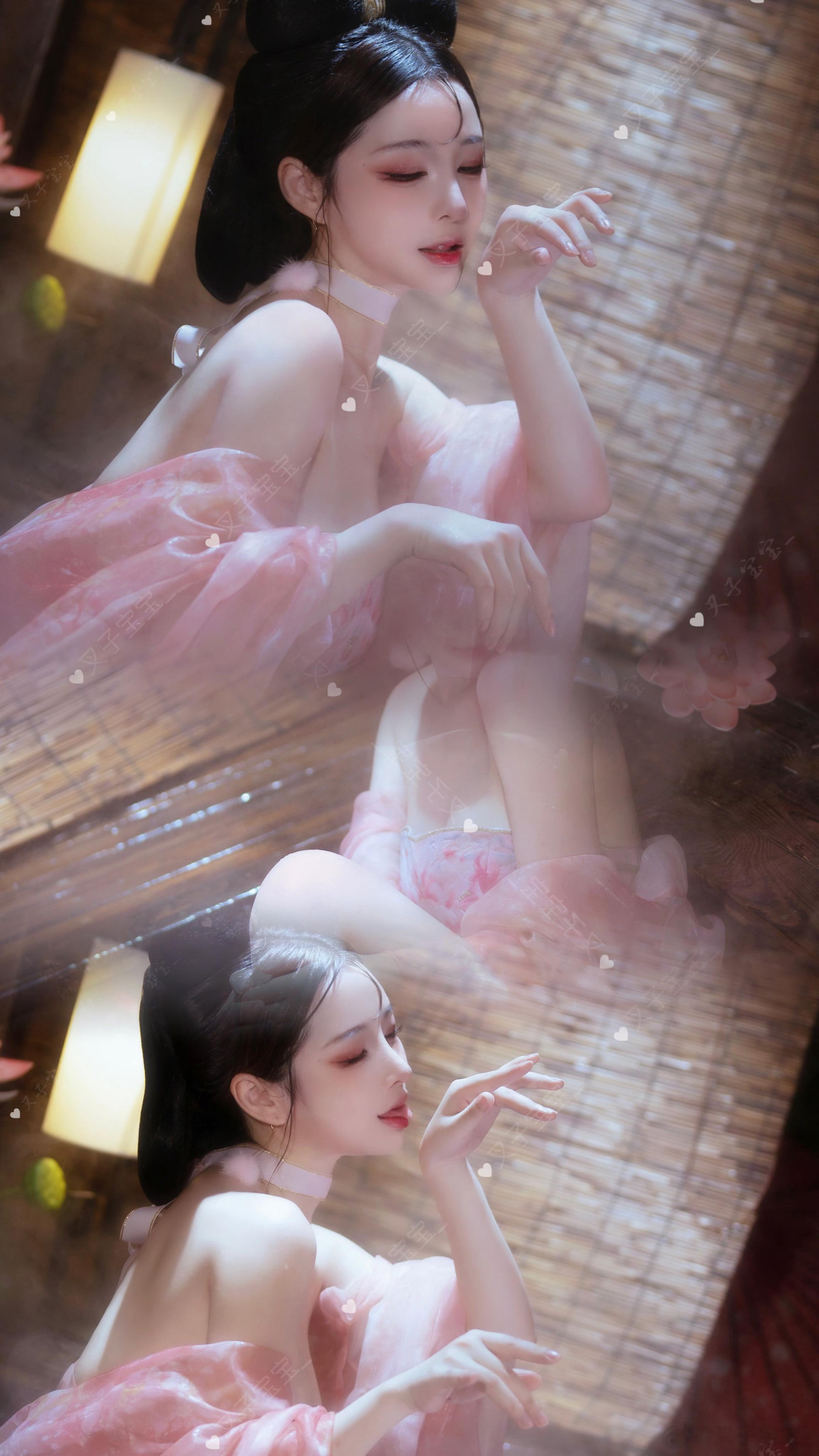 #妲己##这就是中国风##二次元cos大赏# “大王，人家也是第一次做人呢～🦊