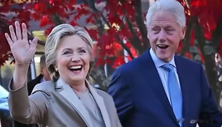 美国国会投票认定克林顿夫妇藐视国会，此前克林顿夫妇故意拖延时间前往众议院就爱泼斯