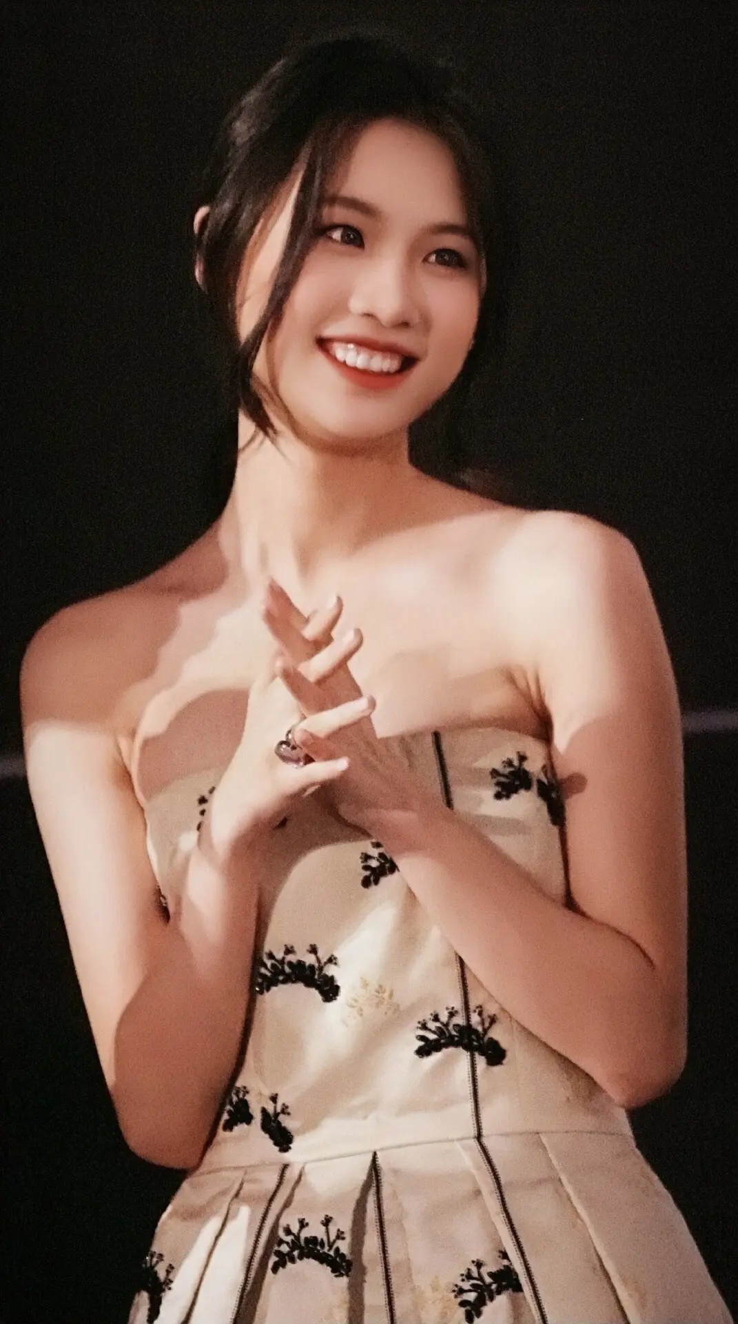 最近看到张慧雯，想起她的另一个称呼“炅女郎”！何老师的第一部导演电影《栀子花开》