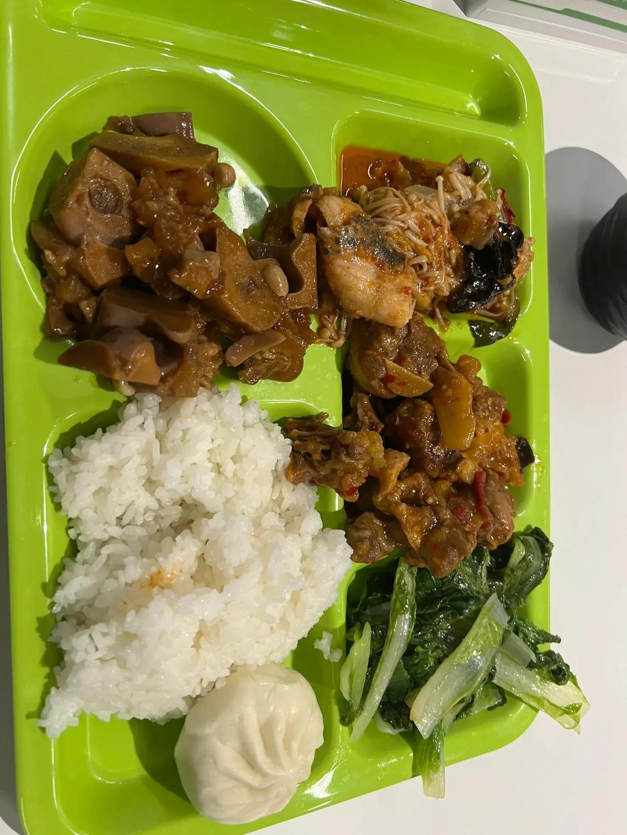 网上传韩国运动员吐槽杭州亚运会伙食不好，太过油腻！

韩国选手再次引发争议，批评