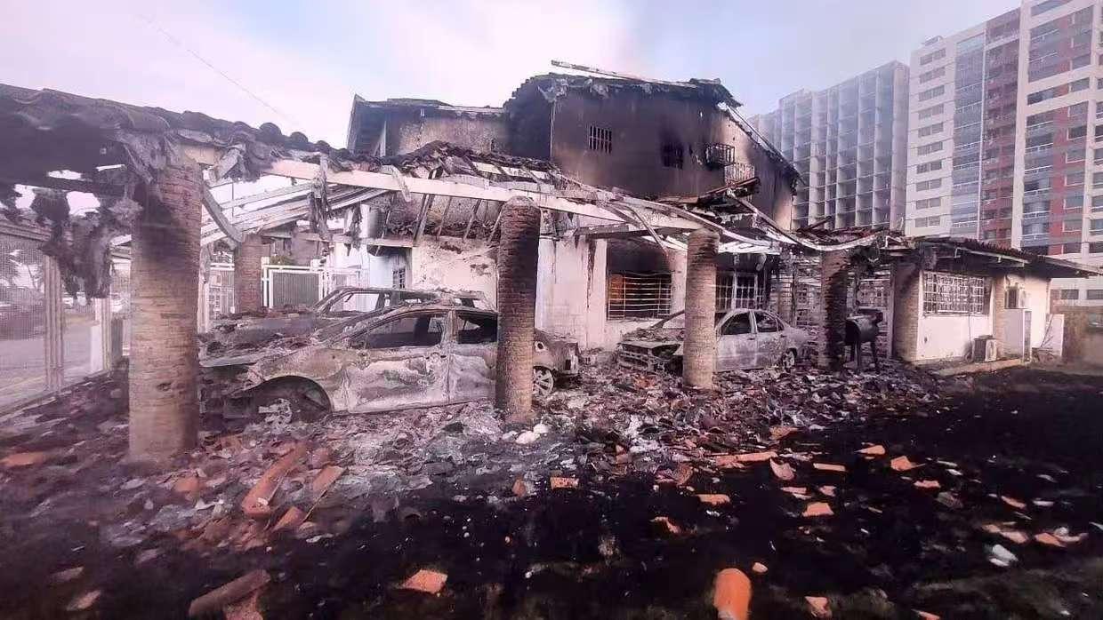 刚看到一条消息，美联社报道称，委内瑞拉执政党领袖纳胡姆·费尔南德斯称，委内瑞拉最