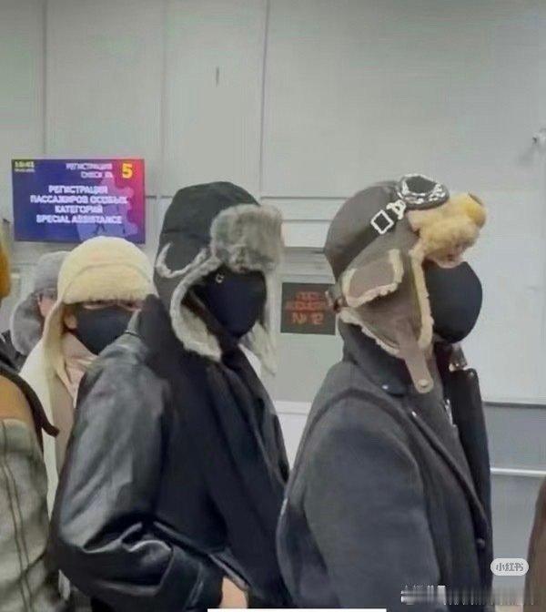 时代少年团蓝白西装梦回三专时团 录完你的录你的时代少年团在俄罗斯玩嗨了吧 时代少