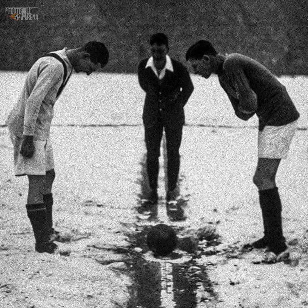 1926年，阿森纳在海布利球场对阵曼联。