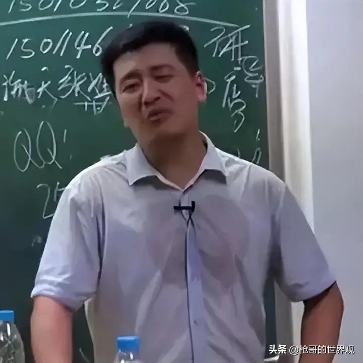 考研导师张雪峰因心源衰竭与世长辞
       张雪峰走了，留下了千万人的惋惜。