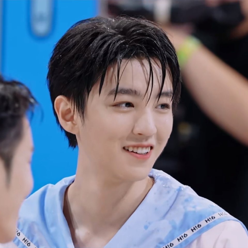 #王俊凯[超话]##王俊凯 小丁没事哒没事哒# 王俊凯网速可真够快的啊，完全是5