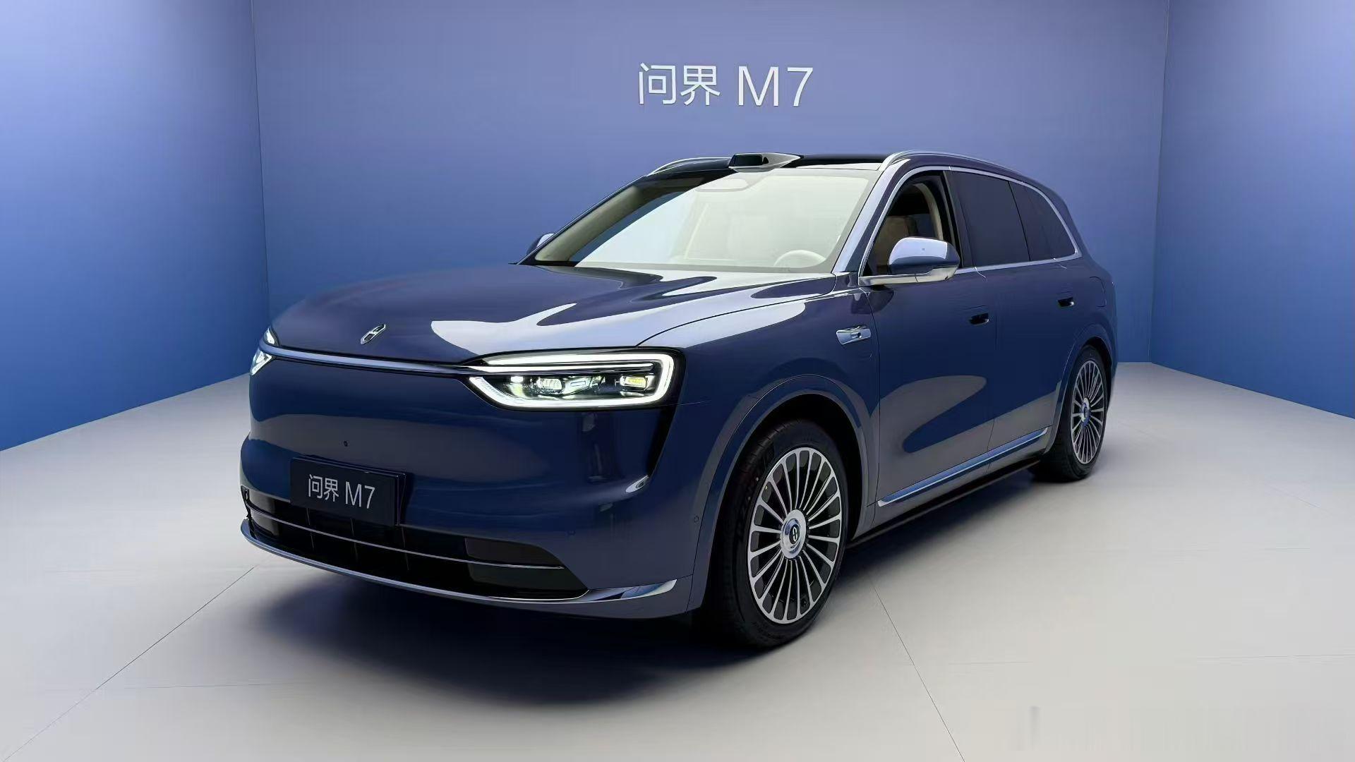 发三张棚拍还是黑武士帅😎问界新m7 ​​​