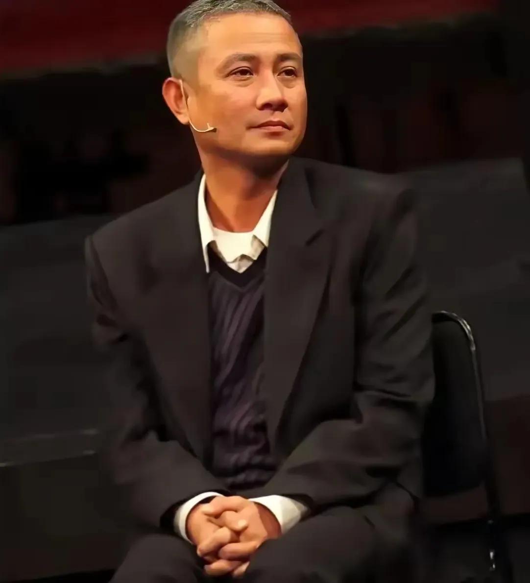 文章当年如果能管住自己下半身，
现在绝对是人生赢家，
何至于到现在无戏可接的地步