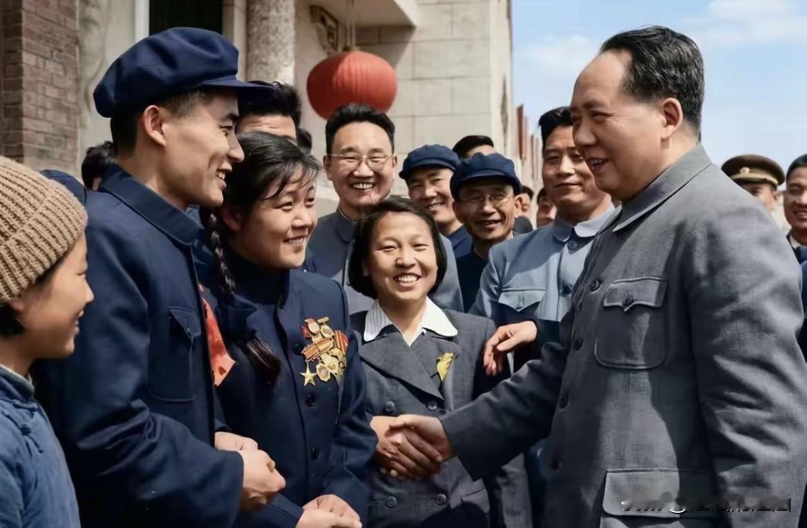 现在只要有人怀念毛主席时代的公正与公平，总有人故意歪曲，说我们是想回到“饿肚子”