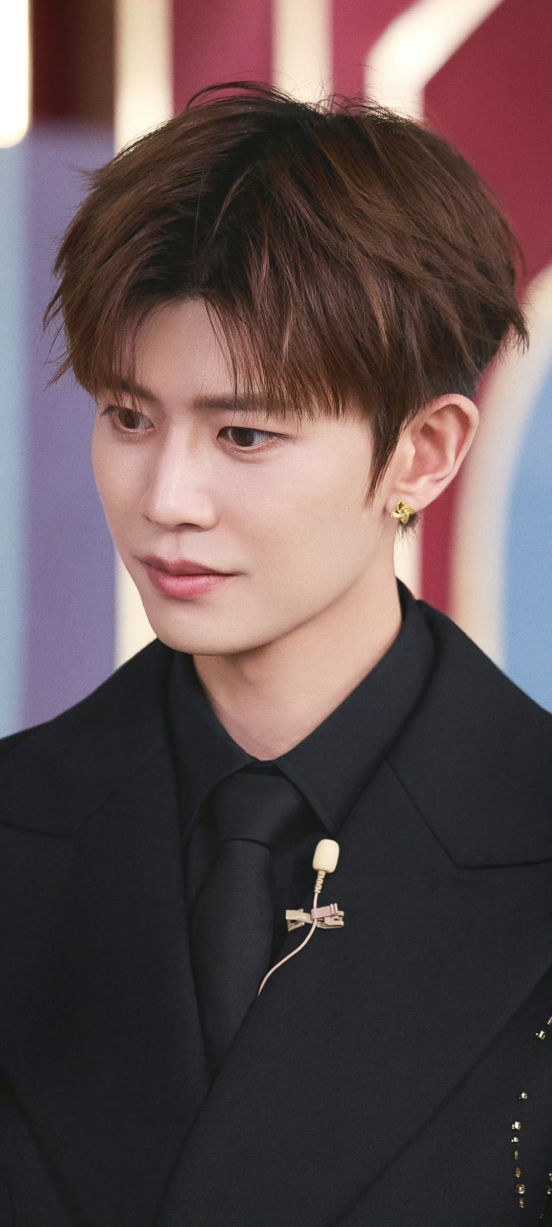 任嘉伦  祝贺任嘉伦荣获微博新视界2024年度优秀演员奖🏆，实至名归。从《大唐