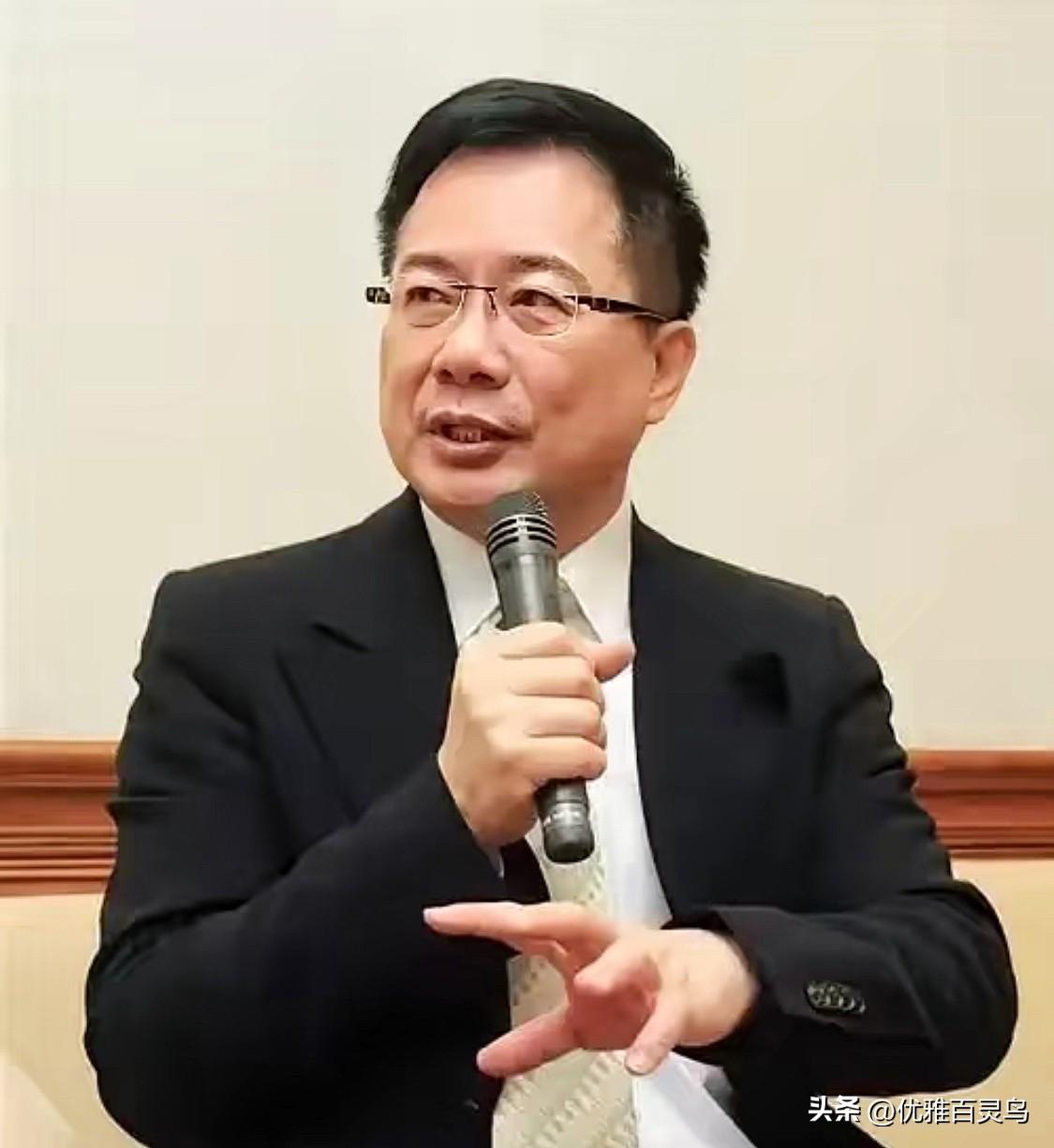 刚才刷屏的一句叫嚣，真给我看笑了。

扬言要砸一万颗水雷去“封锁”海峡。

这帮