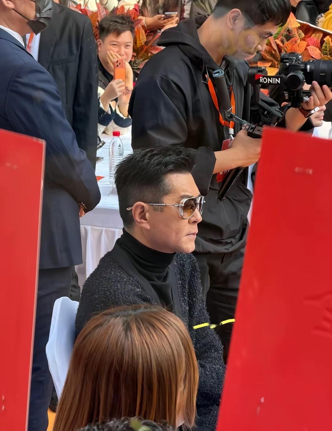 男神古天乐戴上墨镜依然这么帅