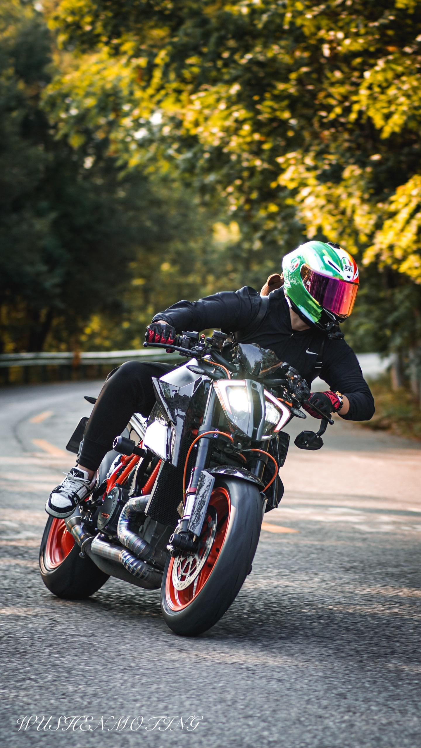 8/5日骊山追焦 第一部分。抓拍地点 ：大铁门向上200米左弯 昨天看...