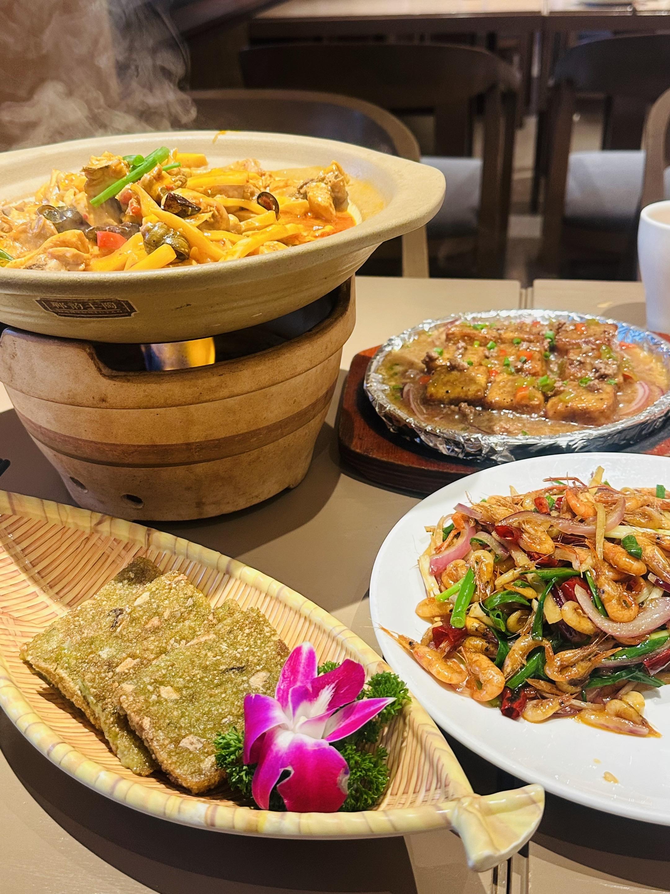 阳朔第一顿！这口桂北味太绝了❗ 阳朔第一天，酒店刚好在楼上，晚上懒得到...