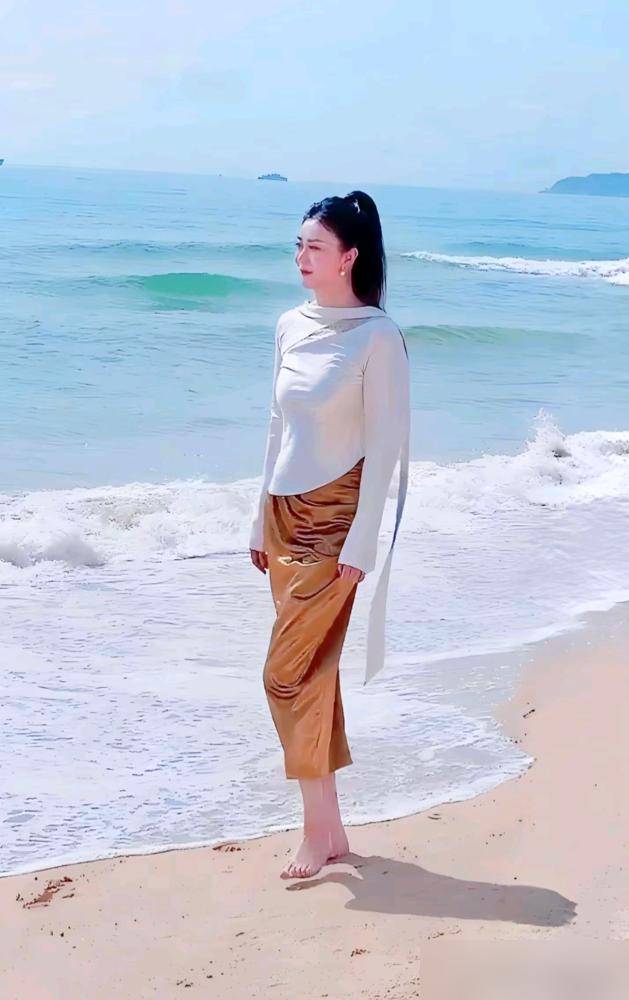 孙媛在中国歌剧舞剧院待了快20年，2025年刚过业务考核，正经国家二级演员。