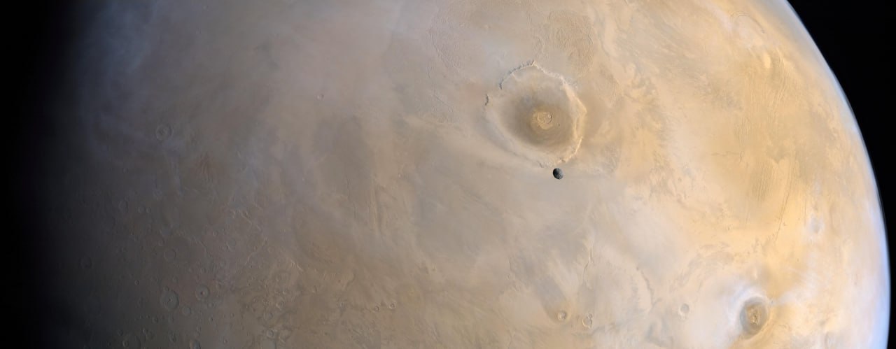 火星快车拍摄的火卫一上空奥林匹斯山的令人难以置信的照片 ​​​