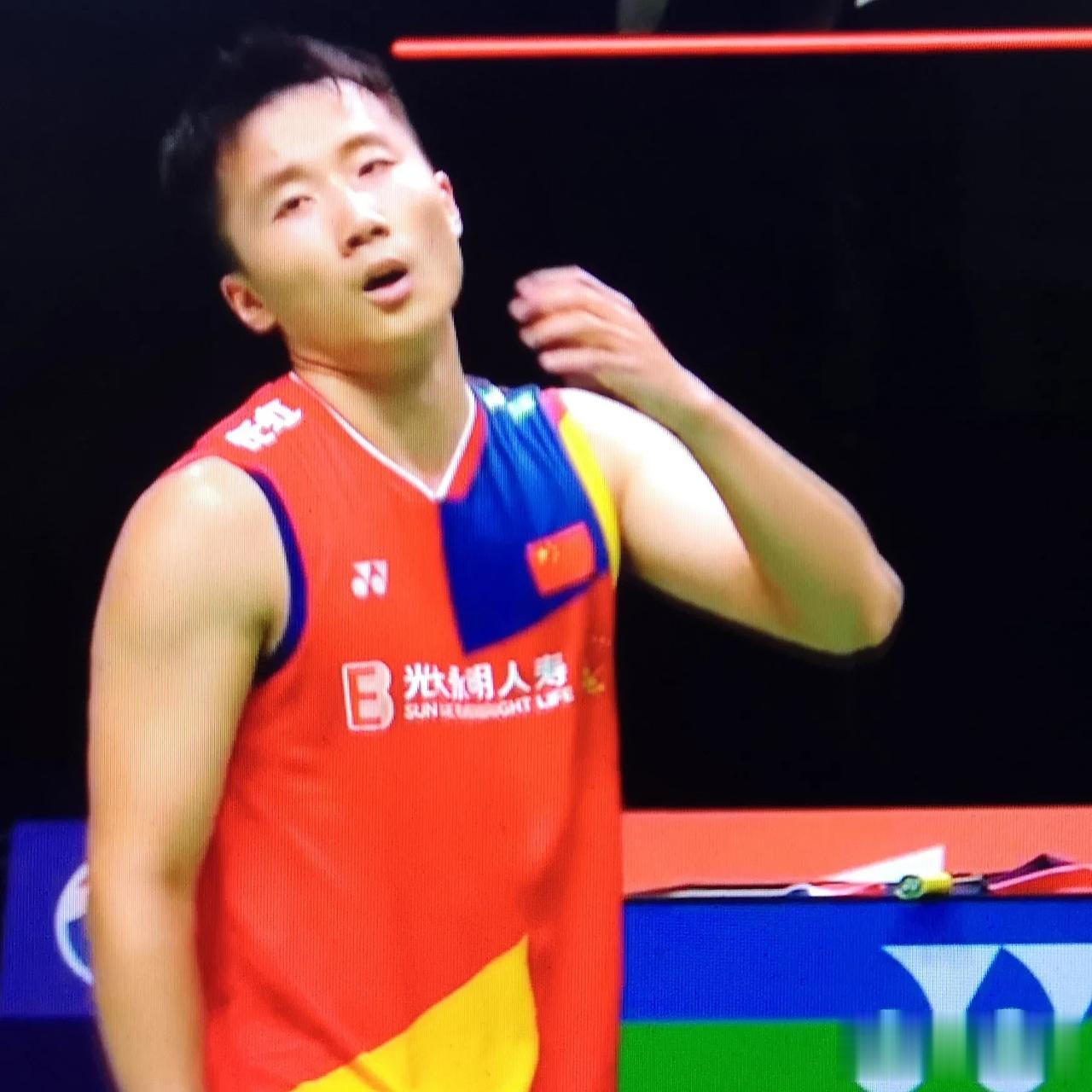 陆光祖憾负王子维，国羽男单折损2员
决胜局阿祖一度以2:11落后
放手一搏的他反