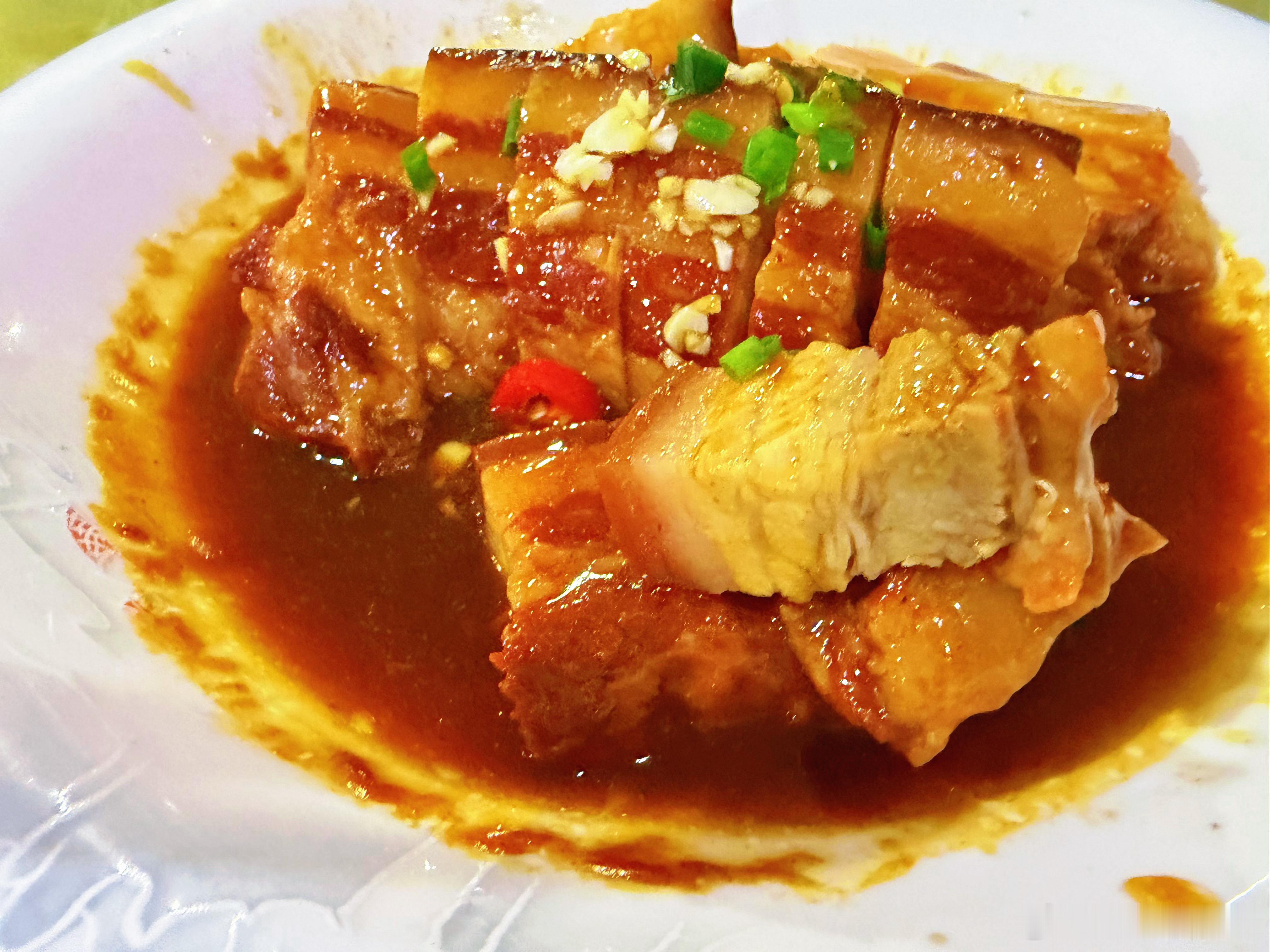 红烧肉居然可以玩出这么多的花样在我心里，红烧肉是下饭菜第一名肥瘦相间瘦肉含汁，肥