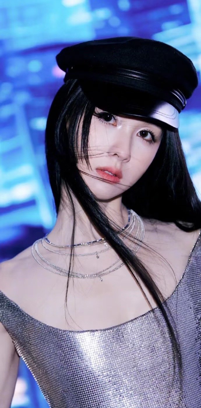 陈都灵 仙感 众里寻她千百度，那人就在仙气飘飘处，这是什么绝世大美女啊[憧憬][