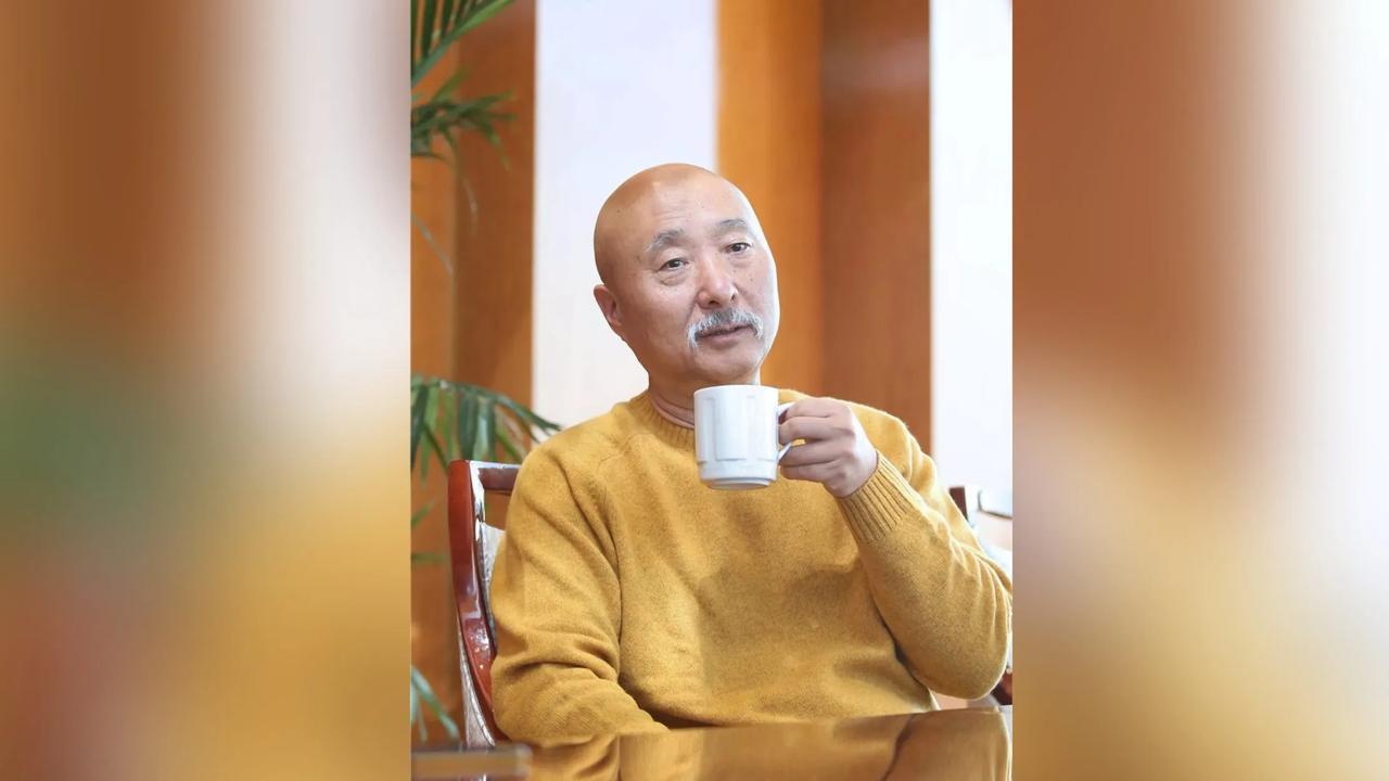 《戏台》从排片遇冷到口碑逆袭，上座率飙升、话题热度高，预售票房可观，后劲十足。但