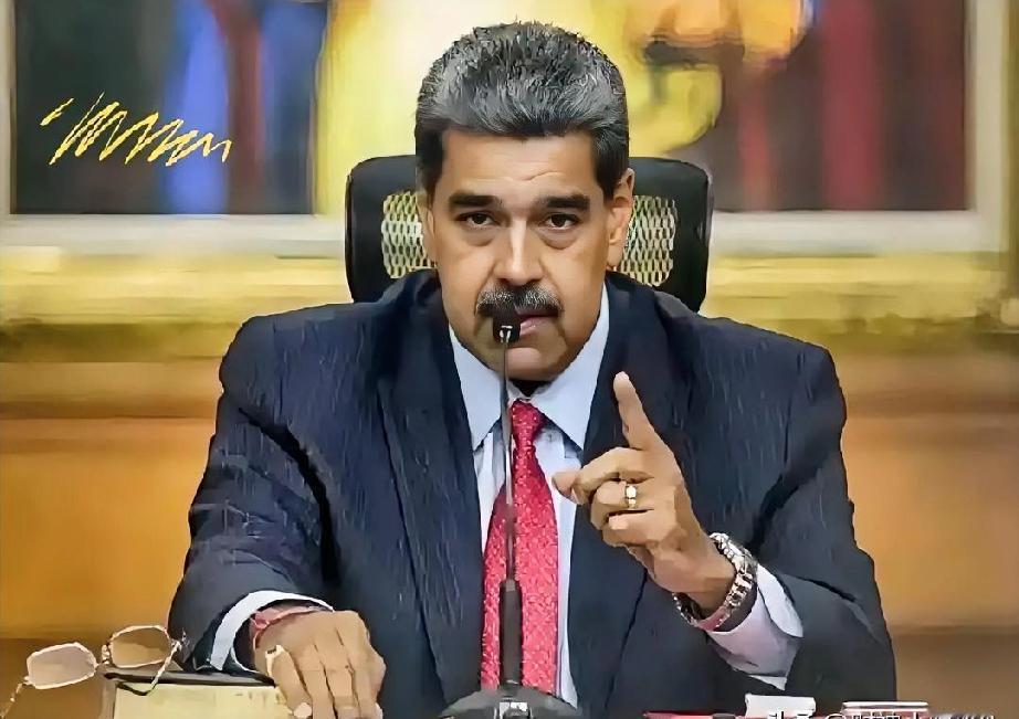 2天司法秀彻底翻车！

谁都没想到，被押上法庭的马杜罗，竟然当庭硬刚，高喊“我无