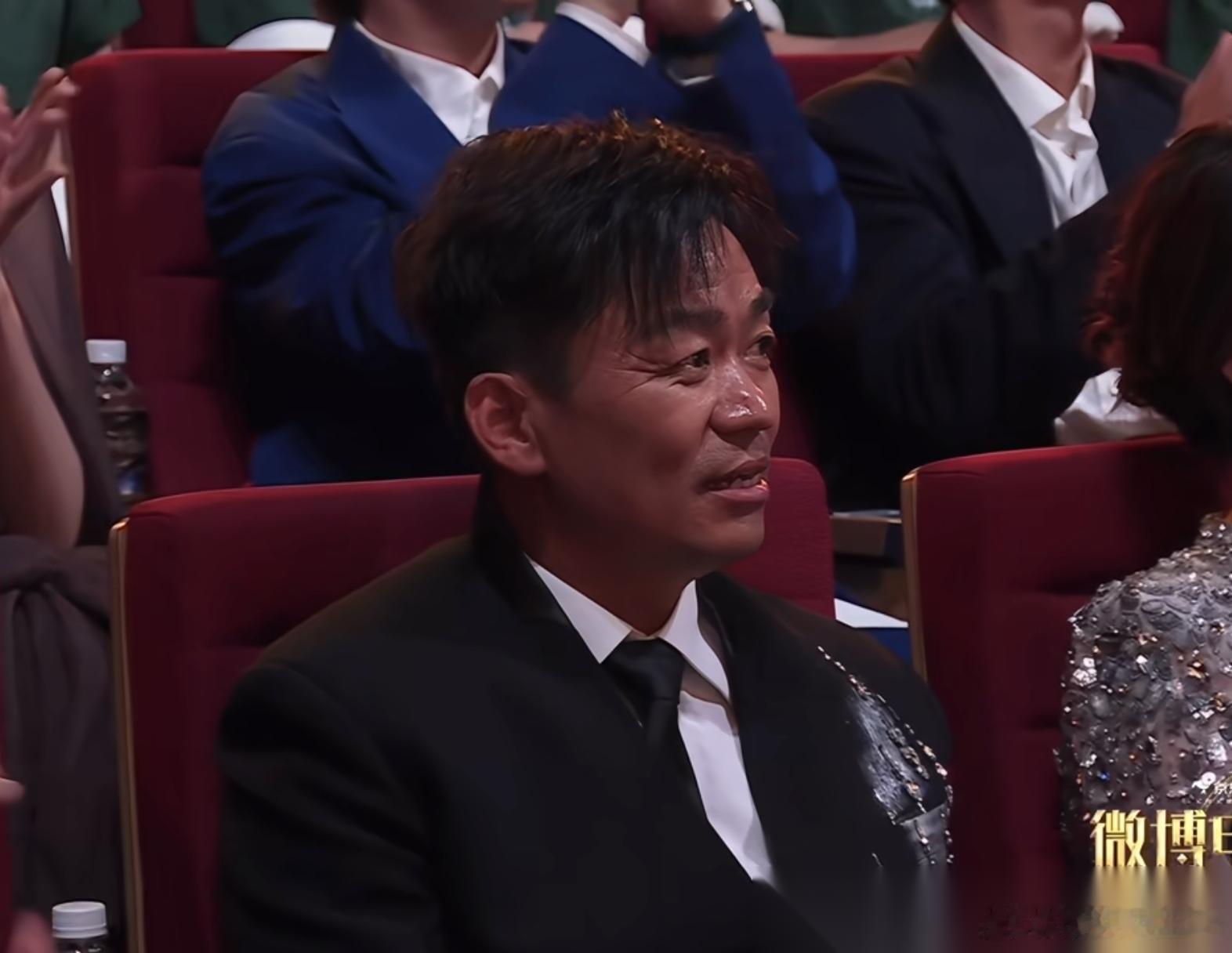 昨晚的微博之夜上 圈内人对王宝强的态度 再一次证明了王宝强的人品 昨晚的微博之夜