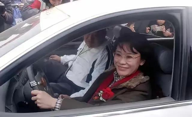 海迪姐姐。