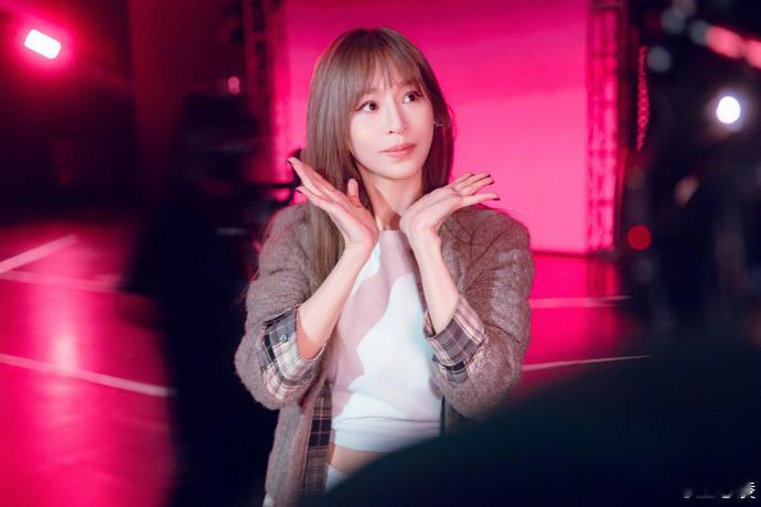 王心凌把压箱底的歌拿出来了 万物皆可音乐 武汉场这波惊喜太戳心！《美丽的日子》前