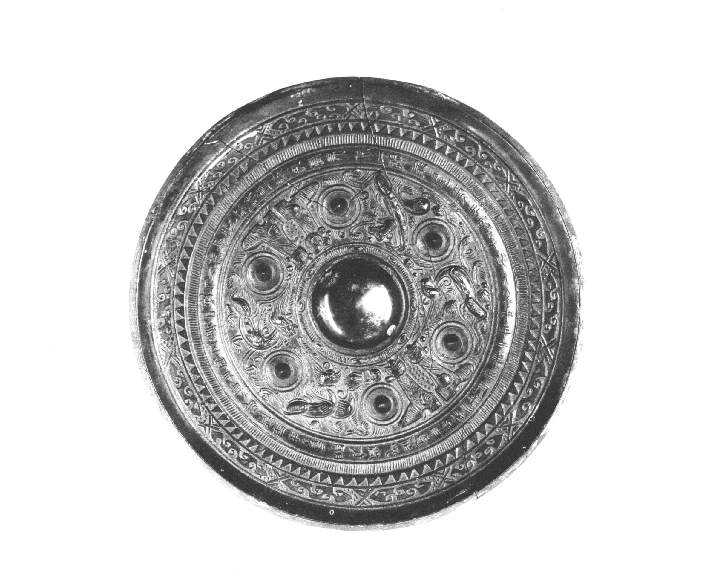 一面记录东汉朝廷扑灭黄巾起义史事的铜镜汉灵帝光和七年（184）年初，巨鹿人张角领