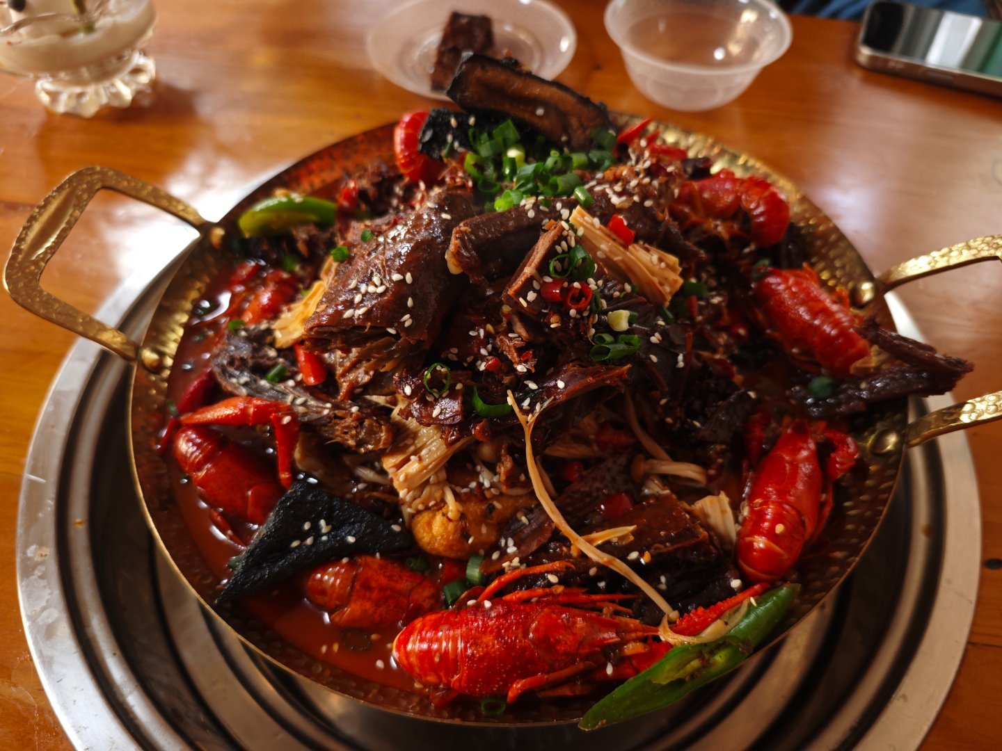 工业辣精真吓人，没什么香味，就是纯辣，主打烧肚子 