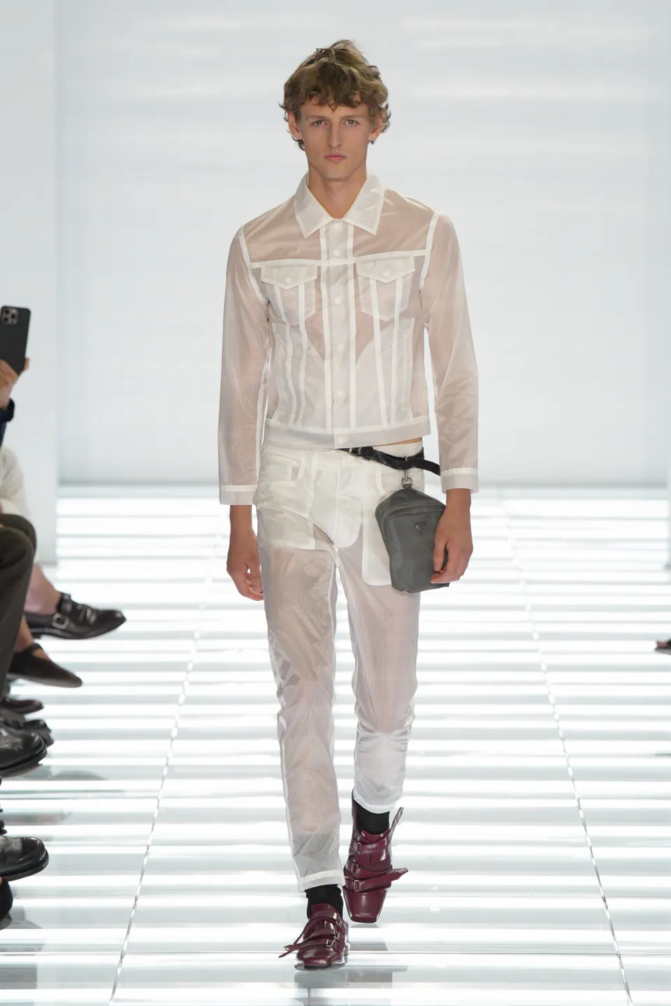 Prada米兰男装秀场Prada 2027春夏男装时装秀这一季Prada男装给出
