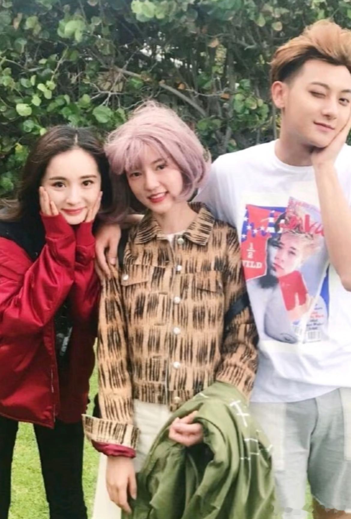 黄子韬  小红薯看到一张未从看过的照片