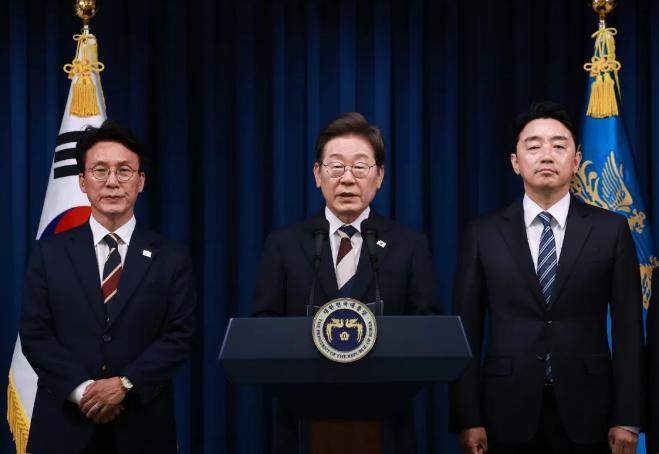 韩国总理金明熙前脚刚结束对中国的三天访问，连母校都回去看了，气氛一片融洽，结果6