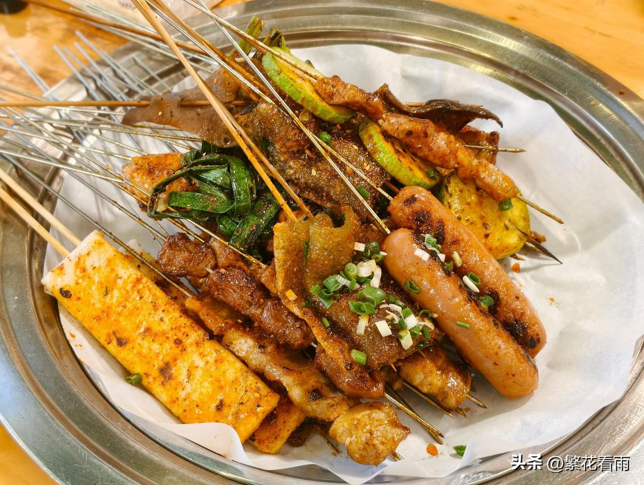 没有什么烦恼是一顿烧烤解决不了的，如果有，就再来一顿。