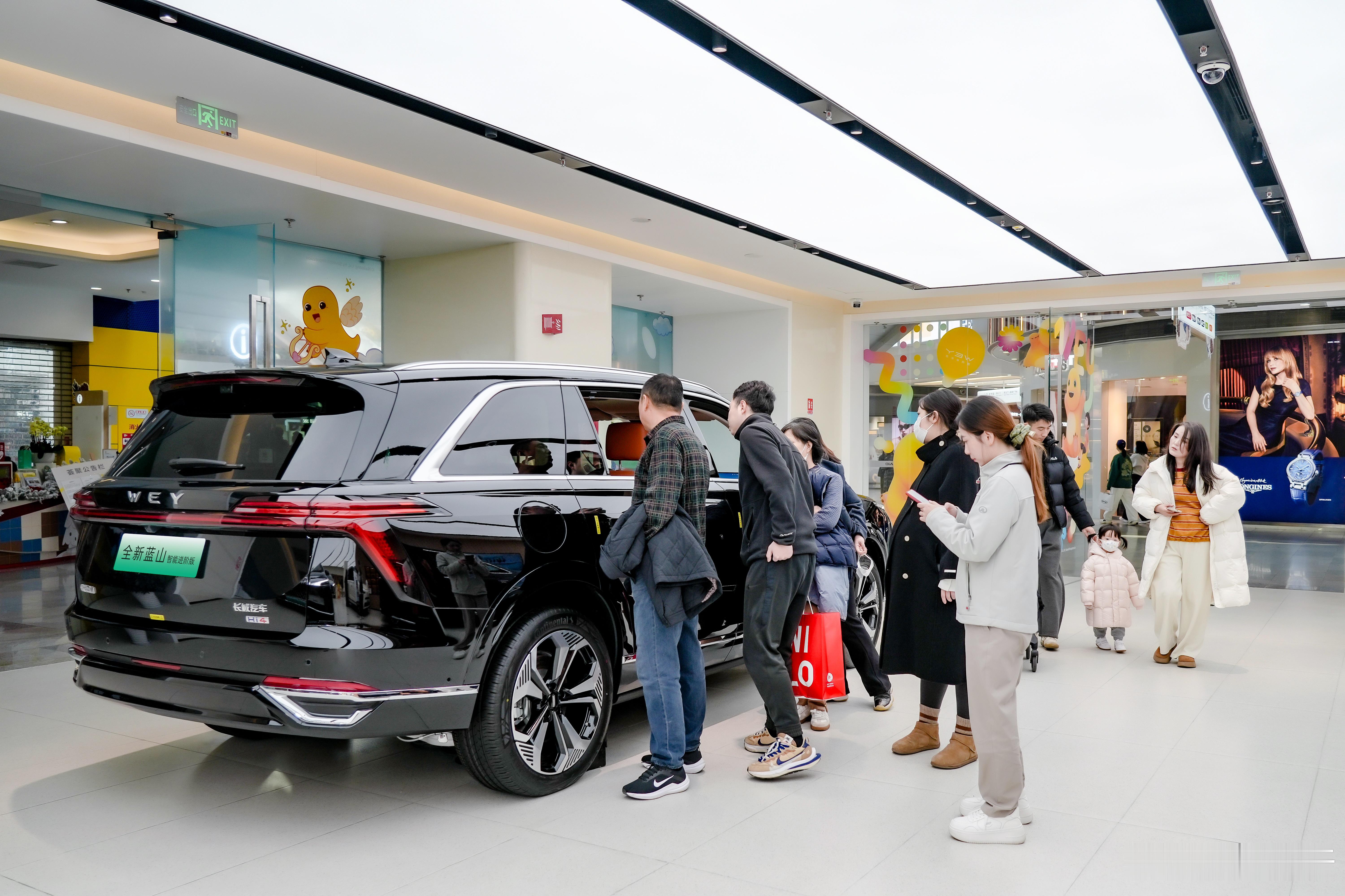 魏牌全新蓝山智能进阶版火爆预订🔥，全国门店人气爆棚！即刻下订，尊享价值9000